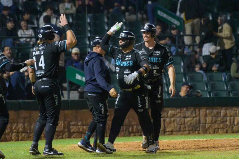 Sultanes se lleva fiesta de cuadrangulares en Los Mochis