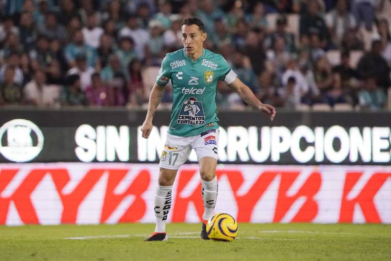 Guardado debuta con León; vencen 3-2 a Santos
