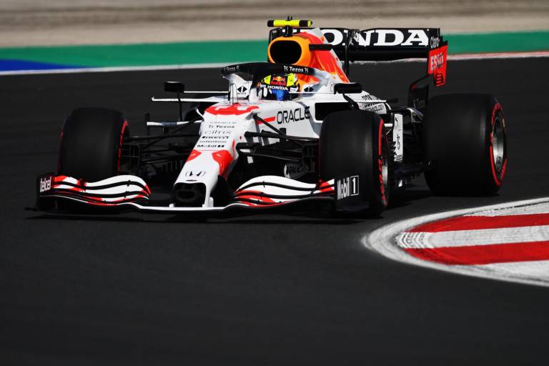 Checo Pérez saldrá sexto en Gran Premio de Turquía