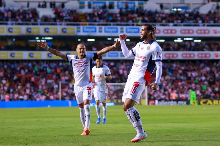 De la mano de Cade Cowell, Chivas derrota a Querétaro