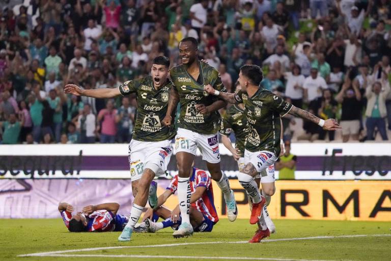 Con uno menos, León saca triunfo agónico ante San Luis