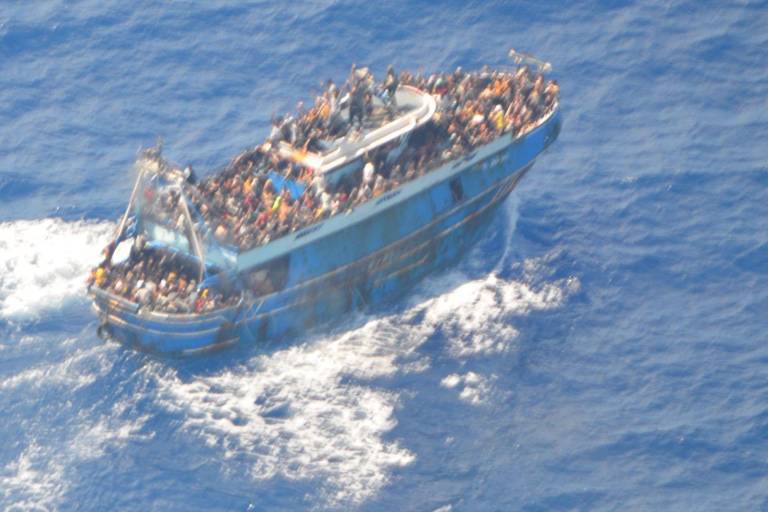 Cuestionan nula investigación en naufragio frente a costas de Grecia