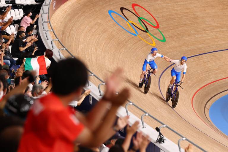 Italia gana el oro olímpico en persecución por equipos masculinos 61 años después