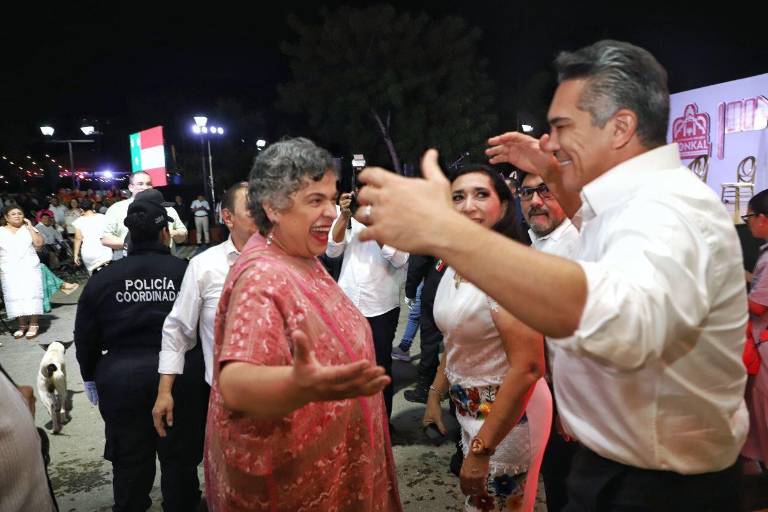 Alito admite que encuestas no favorecen a Beatriz Paredes