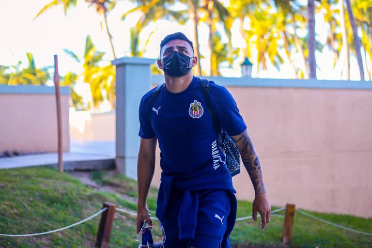 Chivas arriba a Mazatlán para medirse este viernes a los Cañoneros