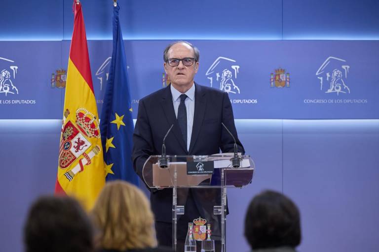 Hay más de 445 mil víctimas de pederastia en la Iglesia Católica española: Defensor del Pueblo