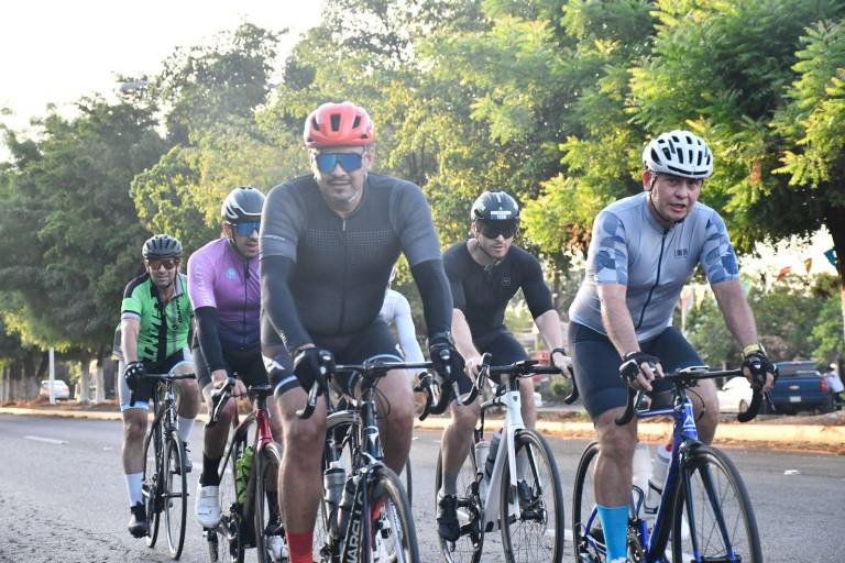 Promueven la reactivación económica y el deporte con rodada de Culiacán a Altata