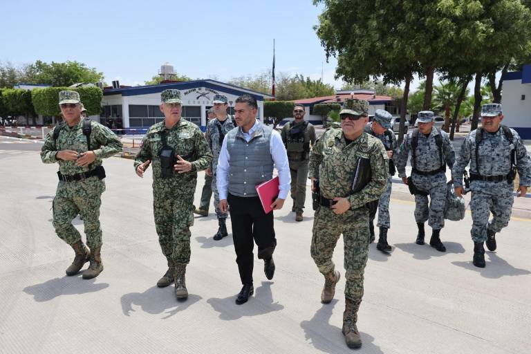 Harfuch y Trevilla realizan recorrido por las calles de Culiacán