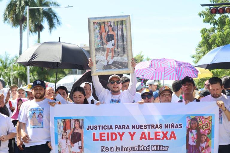 Familiares exigen a Sheinbaum justicia por las niñas Leidy y Alexa; fueron víctimas del Ejército, dicen