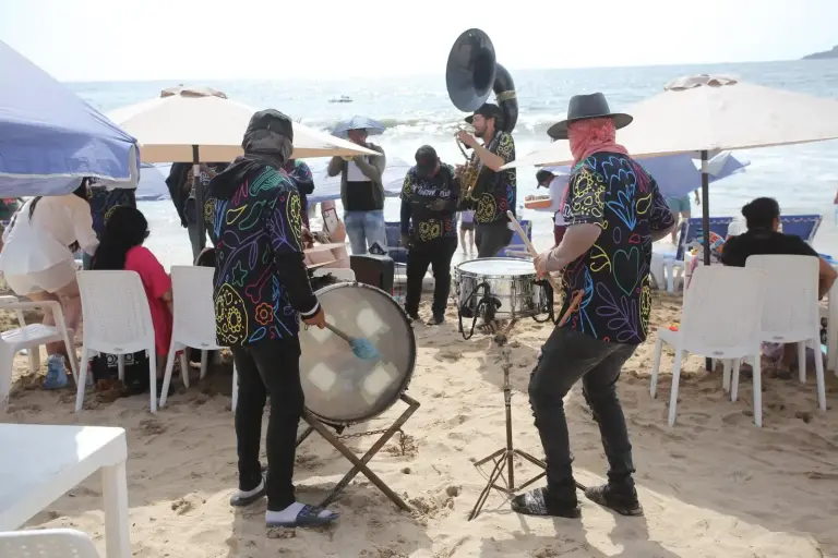 Tendrán músicos una zona especial en el malecón para trabajar durante Semana Santa