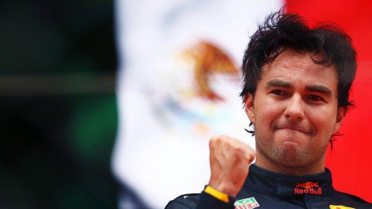 Sergio “Checo” Pérez permanecerá con la escudería Oracle Red Bull Racing por dos años más.