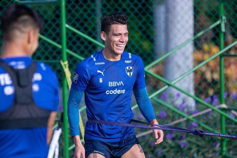 Héctor Moreno renueva con Rayados hasta diciembre de 2025