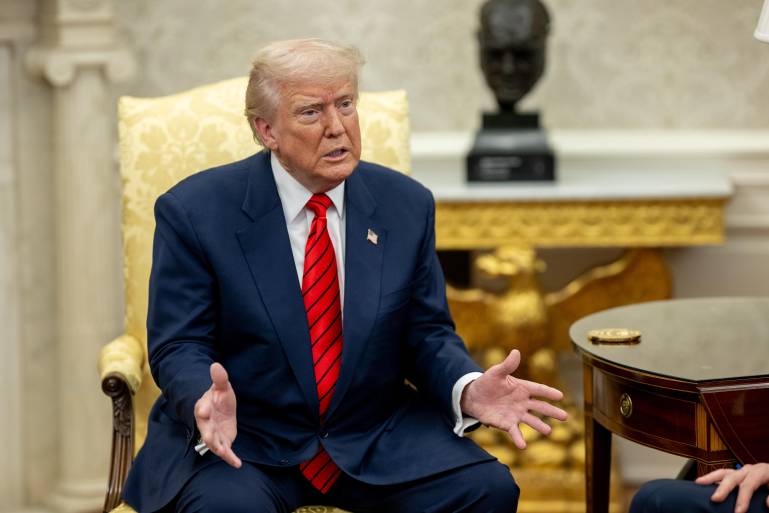 Trump congela 175 millones de dólares a Universidad de Pensilvania por inclusión de atletas transgénero