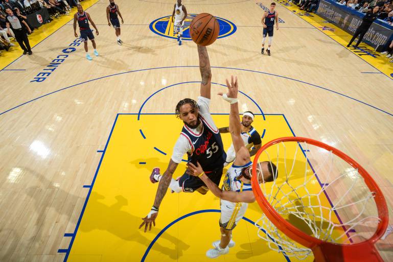 Los Clippers aseguran el quinto lugar en los playoffs tras una emocionante victoria sobre los Warriors