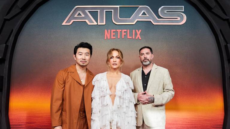 Jennifer Lopez, Simu Liu y Brad Peyton visitan México para promocionar Atlas.