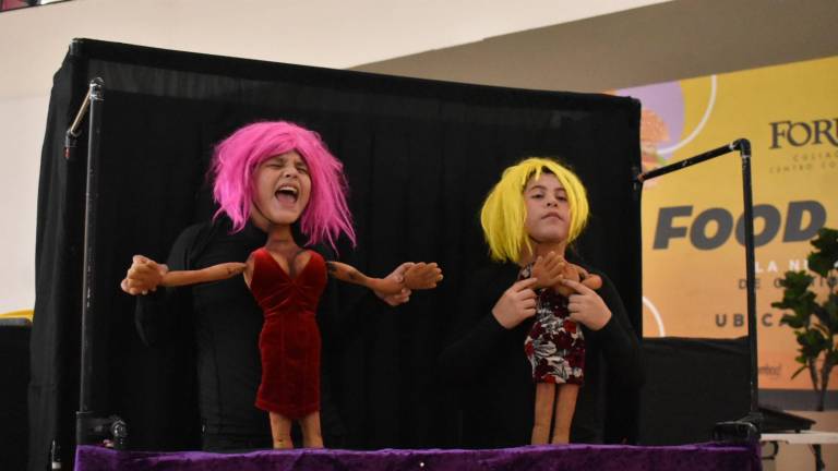 La Zurda Teatro presenta el espectáculo ‘Cabaret esponjoso’, en Plaza Forum.