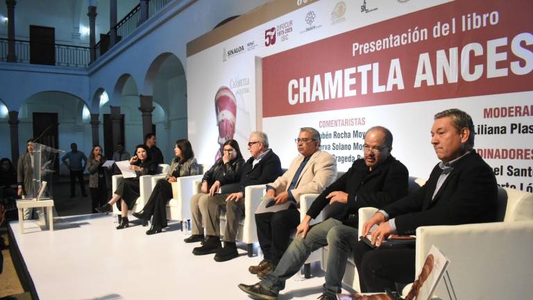 La presentación del libro contó con la presencia de los coordinadores del libro y del Gobernador de Sinaloa Rubén Rocha Moya.