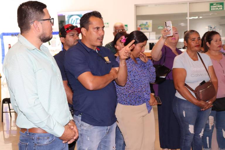 Presentan estudiantes de mecatrónica de la UTEsc sus proyectos con éxito