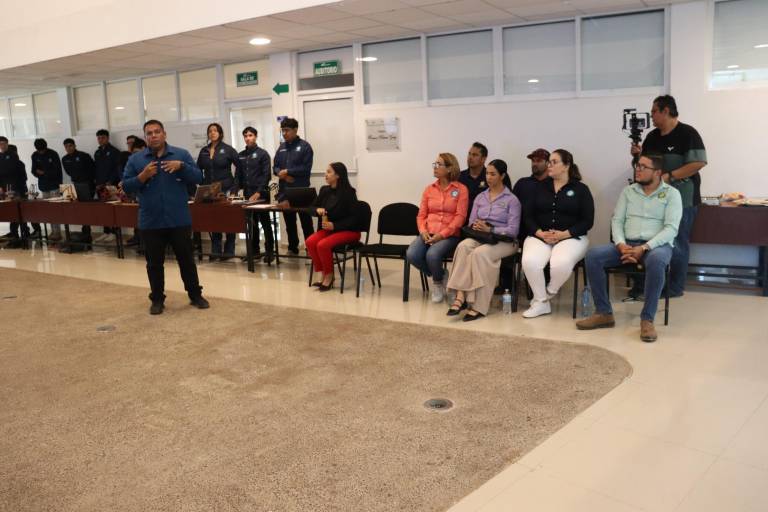 Presentan estudiantes de mecatrónica de la UTEsc sus proyectos con éxito