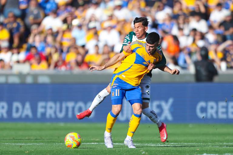 Tigres golea a Santos Laguna y se acerca al liderato en la Liga MX