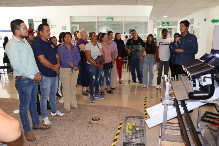 Presentan estudiantes de mecatrónica de la UTEsc sus proyectos con éxito