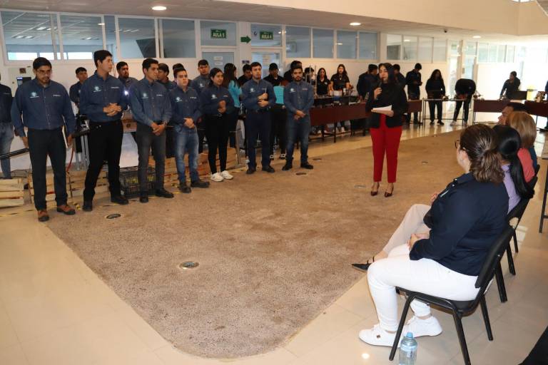 Presentan estudiantes de mecatrónica de la UTEsc sus proyectos con éxito