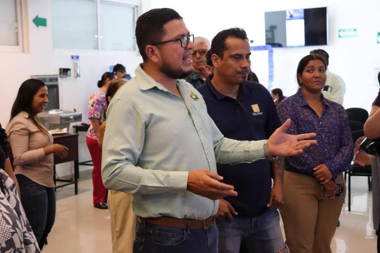 Presentan estudiantes de mecatrónica de la UTEsc sus proyectos con éxito