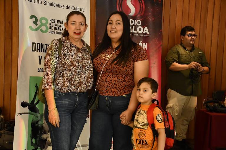 Vibran sinaloenses en el inicio de los festejos del 50 aniversario del Isic