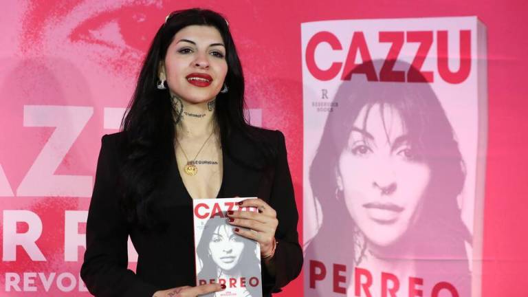 Cazzu presentó en México su libro ‘Perreo, una revolución’.
