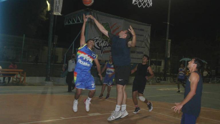 Intensos encuentros se registran en la cancha de Casa Hogar.