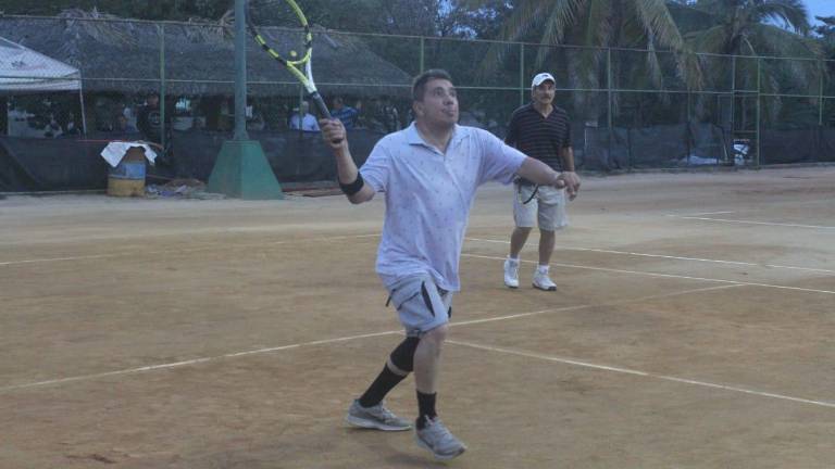 Salvador Zamora y Raúl Manríquez vencen a Rosario Cota y Juan Morales.