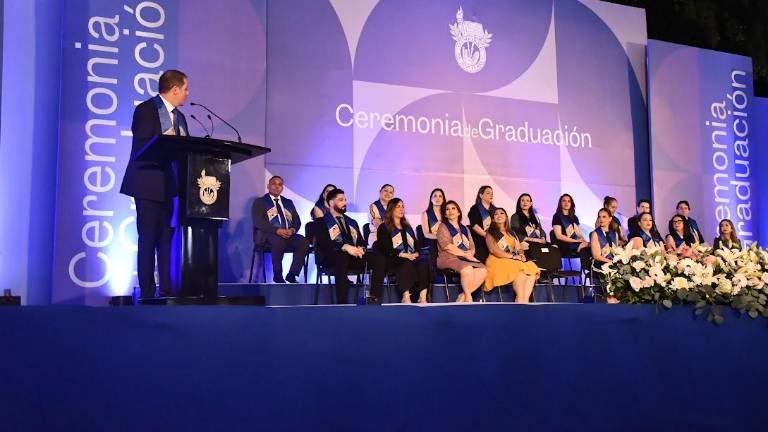 Tec de Monterrey Campus Sinaloa despide una nueva generación de preparatoria.