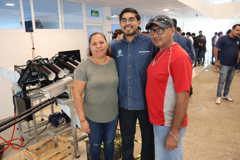 Presentan estudiantes de mecatrónica de la UTEsc sus proyectos con éxito