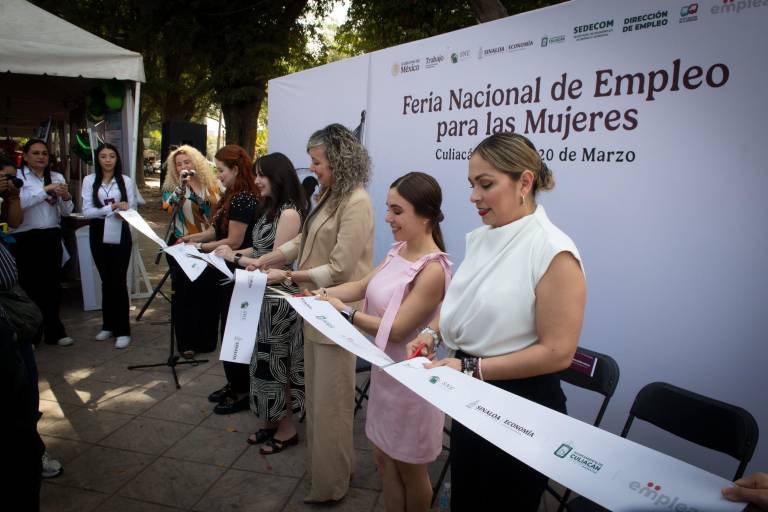 Ofrecen más de 500 vacantes en Feria Nacional de Empleo para la Mujer 2025 en Culiacán