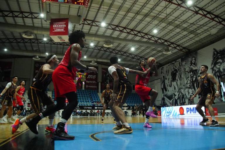 Venados Basketball gana en vibrante tiempo extra a Frayles de Guasave
