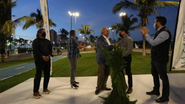 Inauguración de luminarias en Mazatlán.