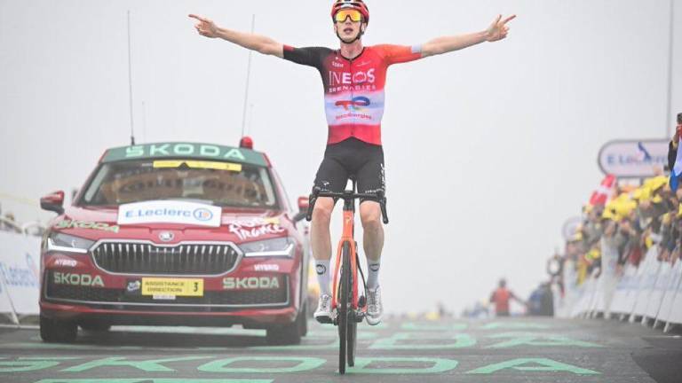 Thymen Arensman logró ganar una etapa del Tour de Francia por primera vez en su trayectoria.