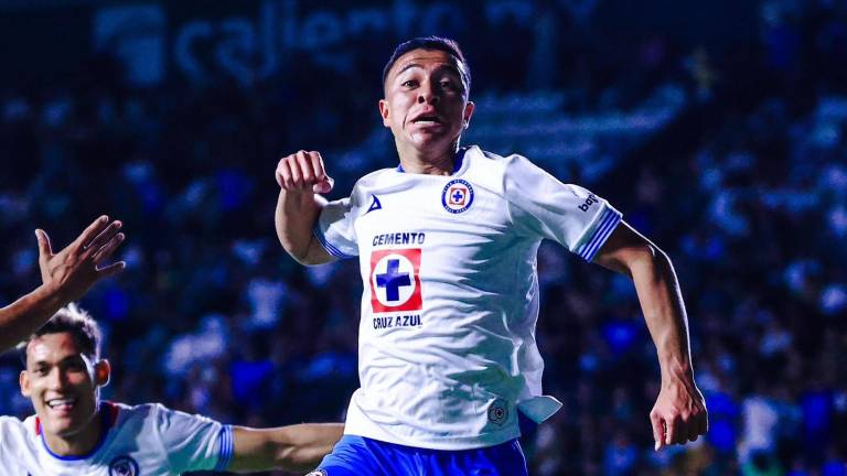 Andrés Montaño marca dos goles.
