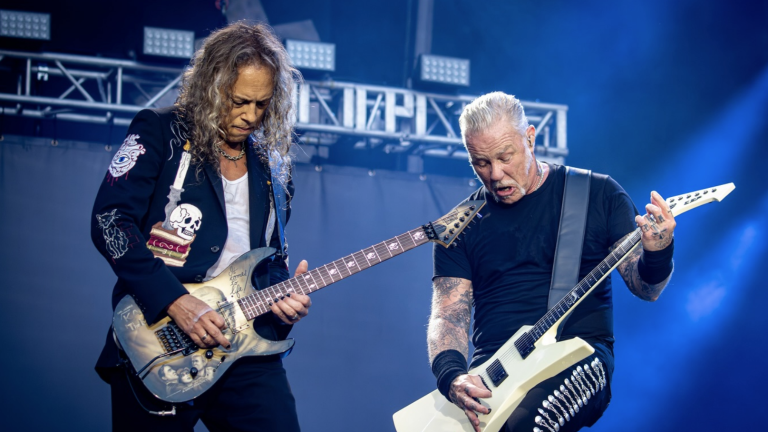 Metallica brinda su ayuda a la realización del nuevo escenario de Tomorrowland.