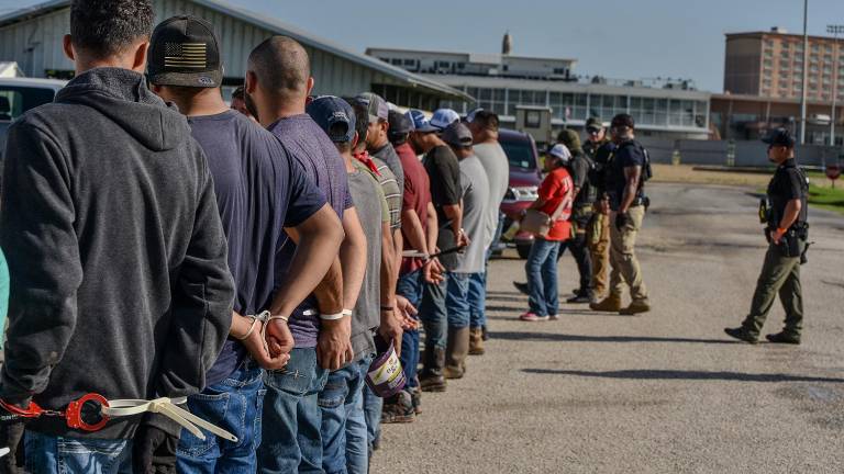 El Gobierno de Estados Unidos envió a 14 presos mexicanos hacia México.