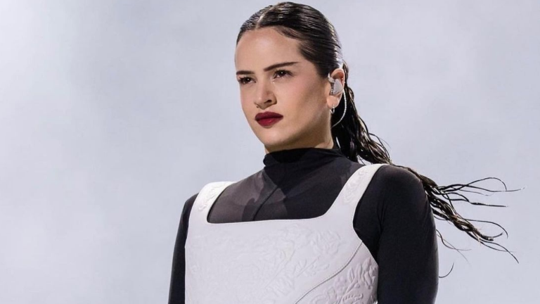 Rosalía se queda sin un mechón de su pelo en pleno concierto en Brasil