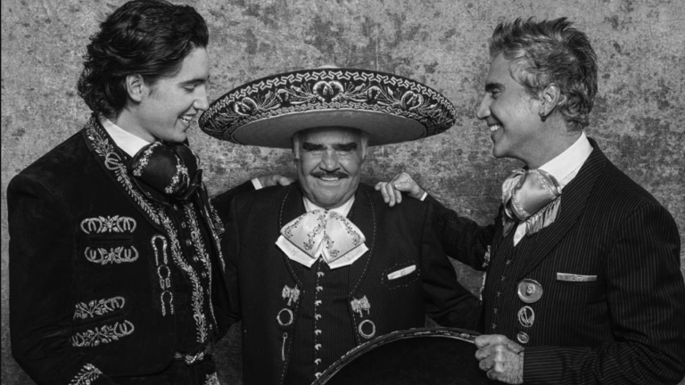 Alejandro Fernández y su hijo Alex recuerdan su padre y abuelo con emotivo mensaje en sus redes sociales.