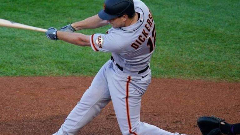 Alex Dickerson se fue con tres remolcadas en el segundo de la serie ante los Rojos.