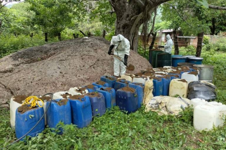 Ejército localiza tres centros clandestinos con químicos para drogas sintéticas en Culiacán y Mocorito