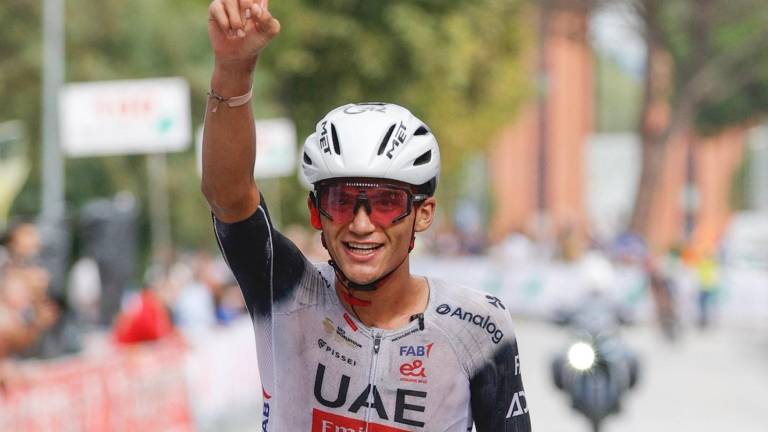 Isaac del Toro conquista el Giro della Toscana y reafirma su dominio en Europa.