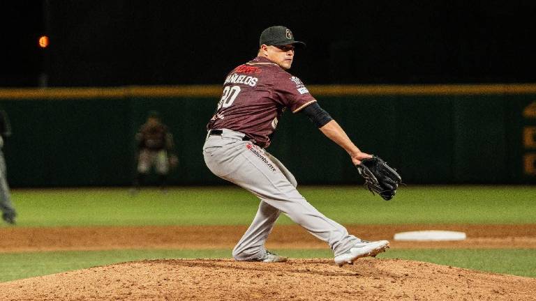 Manny Bañuelos tuvo labor de 101 lanzamientos para los Rakuten Monkeys.