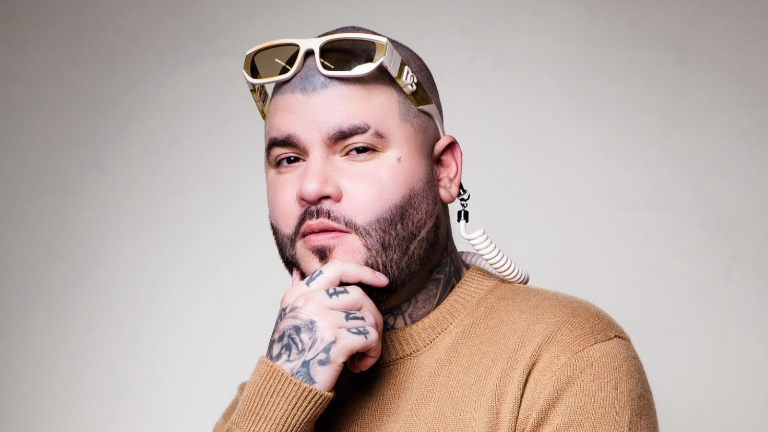 Farruko comparte un mensaje en torno al escándalo de Bad Bunny con la fan.