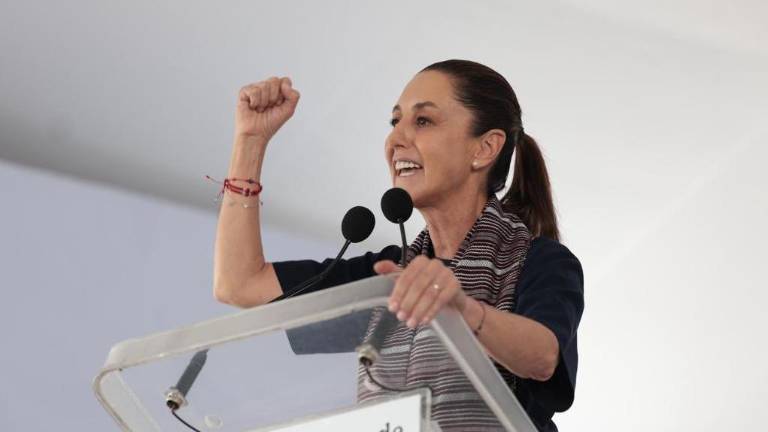 La Presidenta de México, Claudia Sheinbaum, afirmó que acudirá con la frente en alto a su primer encuentro con Donald Trump.