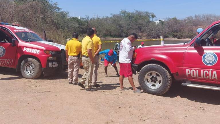 El Escuadrón de Salvamento Acuático de Mazatlán reanudó el Protocolo de Búsqueda y Rescate suspendido la noche del domingo en una laguna cercana al fraccionamiento Hacienda del Seminario.