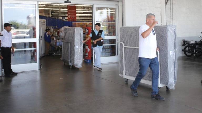 Los mazatlecos aprovecharon las ofertas y descuentos que las empresas ofrecieron en el Buen Fin.